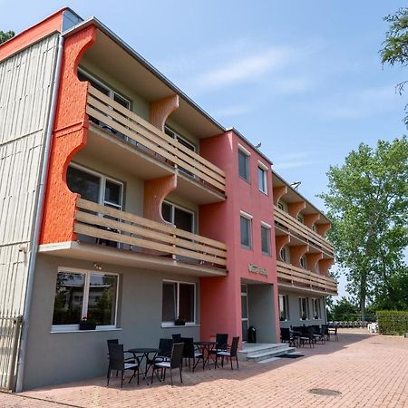 Rekreacne Stredisko Patince - Family Resort ภายนอก รูปภาพ