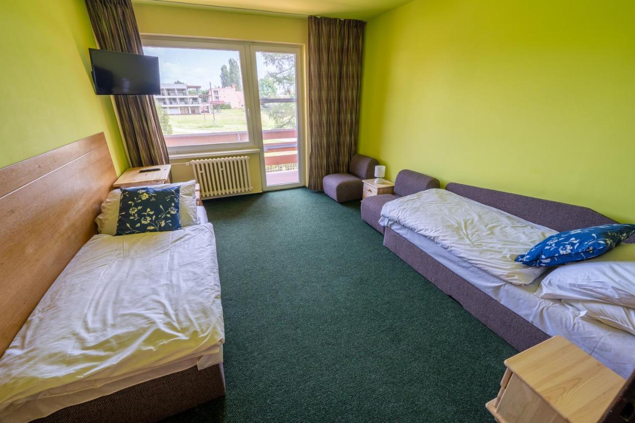Rekreacne Stredisko Patince - Family Resort ภายนอก รูปภาพ